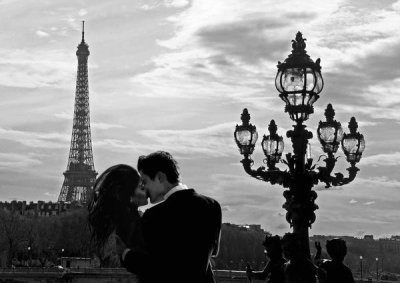 Julian Lauren - A Kiss in Paris