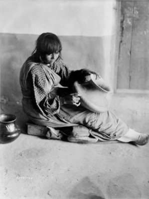 Edward S. Curtis - The Potter--Santa Clara, ca. 1905