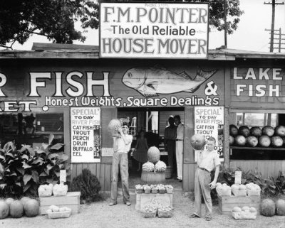 Walker Evans - Roadside stand near Birmingham, Alabama, 1936