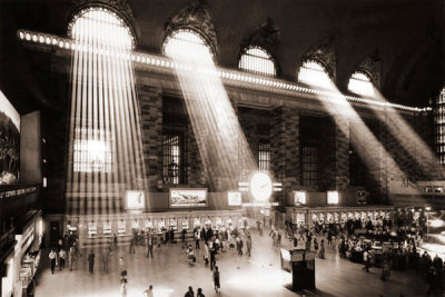 Angelo Rizzuto - Sunlight streaming in on Grand Central Terminal, New York City, 1959