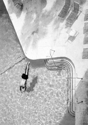 Haute Photo Collection - La Piscine II (B&W)